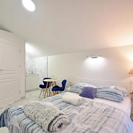 Astoria Pokoje I Apartamenty * Dźwirzyno