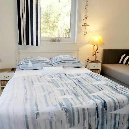 Astoria Pokoje I Apartamenty * Dźwirzyno